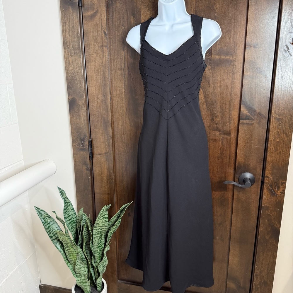 Elegant Black Sleeveless Dress Evan Picone Size 10 Queen Anne Neckline Vintage